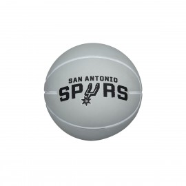 WilsonDribblerBal San Antonio Spurs