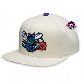 cap - Charlotte Hornets - Gebroken wit - Mitchell & Ness